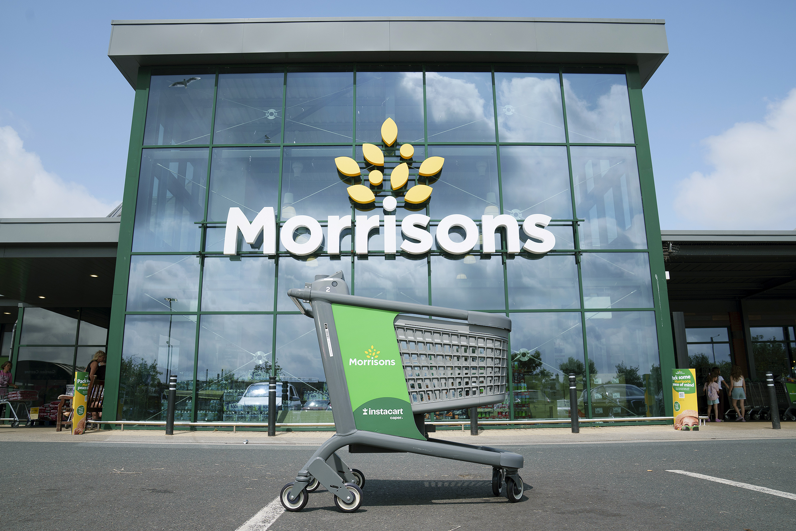 Instacart’s smart trolleys are now available at Morrisons Preston in the UK