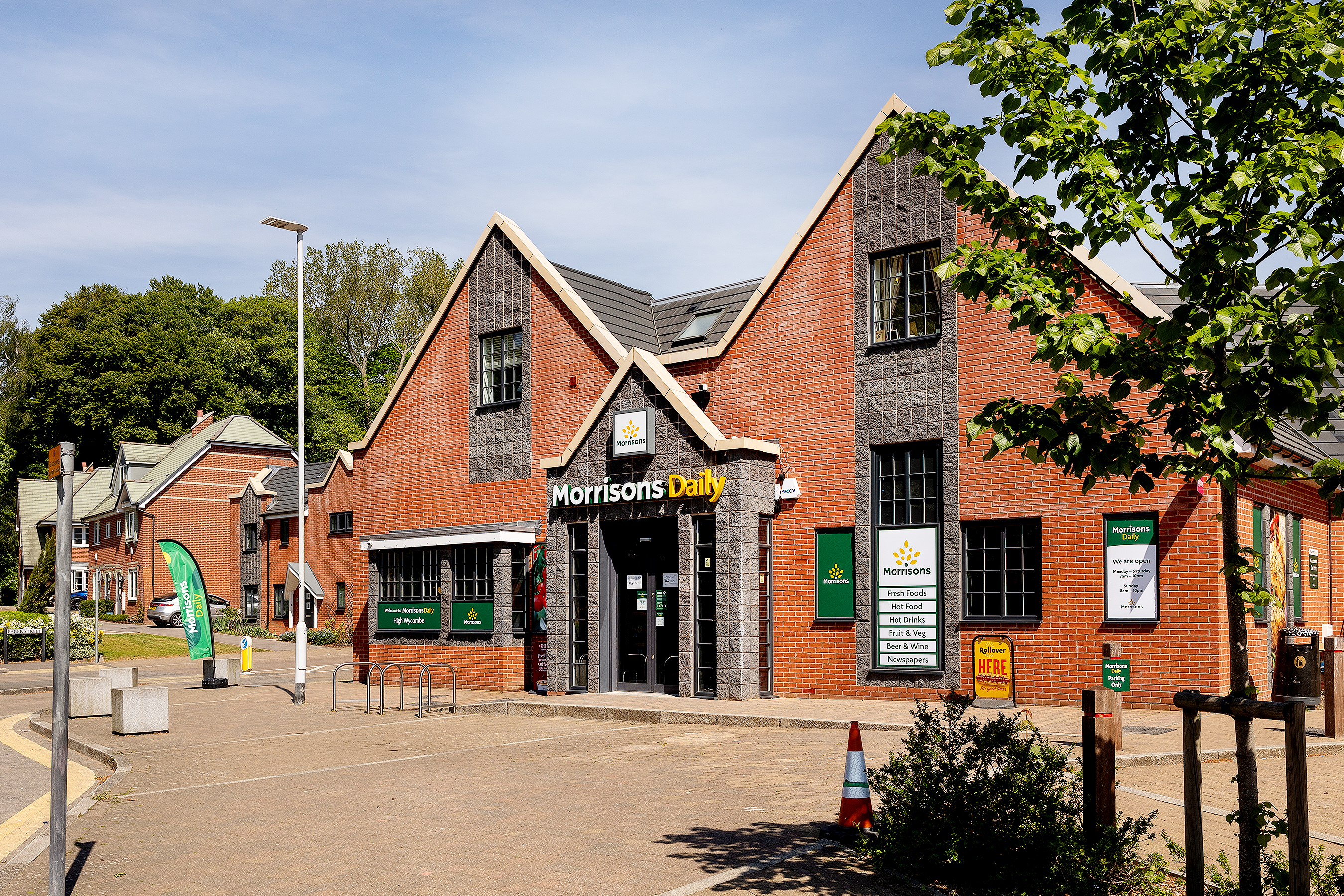 New Morrisons Daily opens in High Wycombe in partnership with experienced retailers Sunny & Vicky Singh